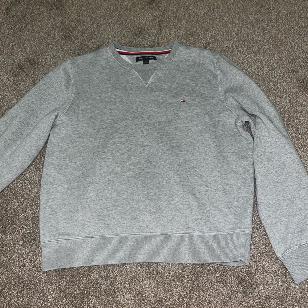 Grey sweatshirt